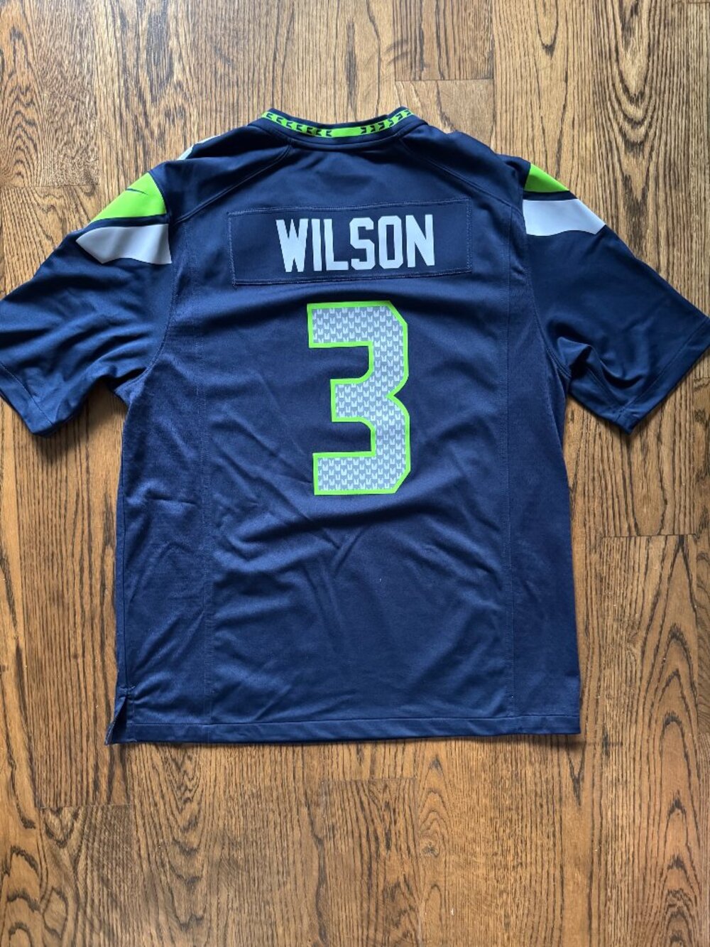Nike Seattle Seahawks Russell Wilson Jersey - Size Large